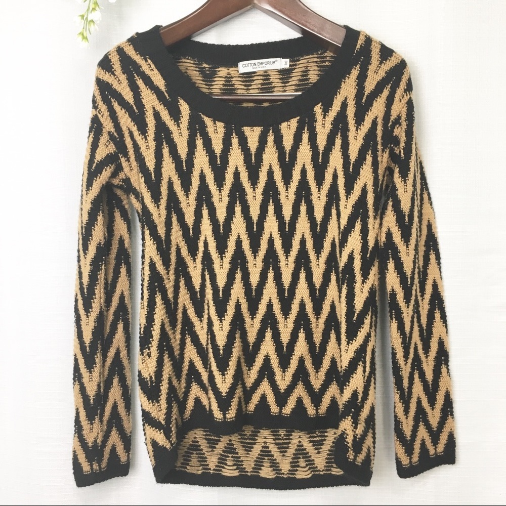 Cotton Emporium• fuzzy black brown chevron knit sweater medium